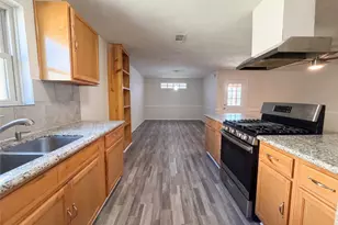 6023 Winterhaven Dr, Houston, TX 77087 - Photo 9