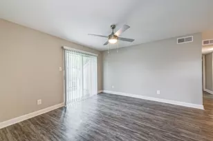 1111 W Main St, League City, TX 77573 - Photo 31