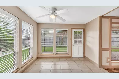 10919 Paulwood Drive, Houston, TX 77071 - Photo 17