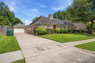 15123 Greenleaf Ln, Houston, TX 77062 - Photo 3