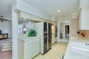 7043 Carvel Ln, Houston, TX 77074 - Photo 13