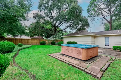 7043 Carvel Lane, Houston, TX 77074 - Photo 23