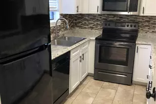 3100 Walnut Bend Ln, Houston, TX 77042 - Photo 9