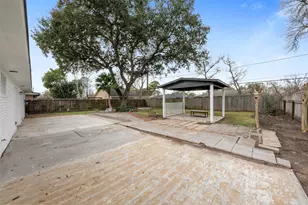 5734 Farwell Dr, Houston, TX 77035 - Photo 33