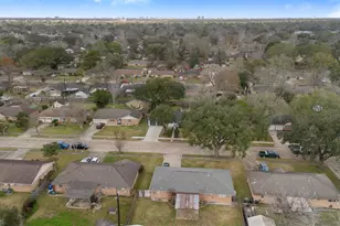 5734 Farwell Dr, Houston, TX 77035 - Photo 43