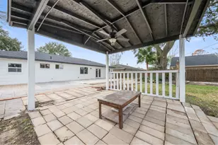 5734 Farwell Dr, Houston, TX 77035 - Photo 29