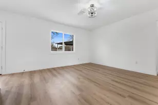 5734 Farwell Dr, Houston, TX 77035 - Photo 19