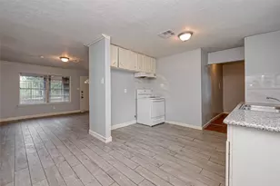 5431 Willow Glen Dr, Houston, TX 77033 - Photo 5