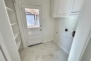 10010 Burgoyne Rd, Houston, TX 77042 - Photo 29