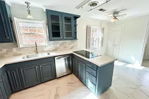 10010 Burgoyne Rd, Houston, TX 77042 - Photo 13