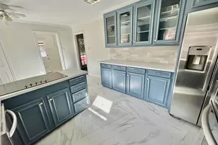 10010 Burgoyne Rd, Houston, TX 77042 - Photo 15