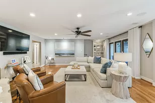 10015 Lynbrook Dr, Houston, TX 77042 - Photo 11