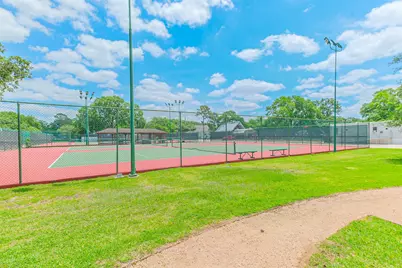 10015 Lynbrook Drive, Houston, TX 77042 - Photo 49