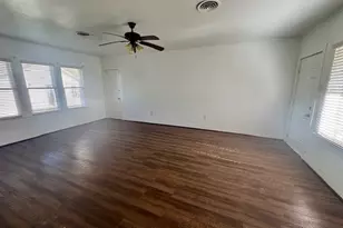 913 Fowlkes St, Sealy, TX 77474 - Photo 5