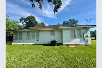 913 Fowlkes Street, Sealy, TX 77474 - Photo 3
