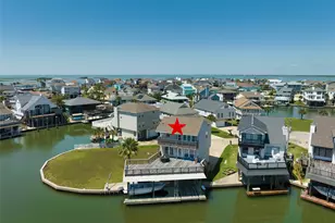 543 Sunset Cir, Galveston, TX 77554 - Photo 1