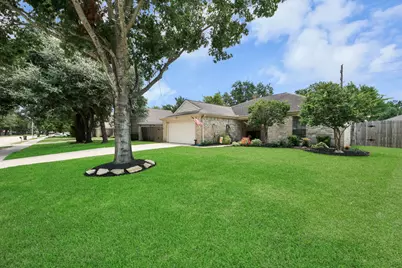 614 7th Street, Sugar Land, TX 77498 - Photo 3