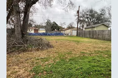 1034 E 3rd Street, Bellville, TX 77418 - Photo 5