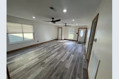 1034 E 3rd Street, Bellville, TX 77418 - Photo 15