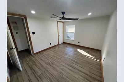 1034 E 3rd Street, Bellville, TX 77418 - Photo 21