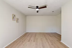 6102 Knotty Post Ln, Spring, TX 77373 - Photo 17