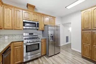 6309 32nd St, Groves, TX 77619 - Photo 11