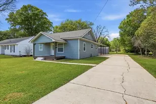 6309 32nd St, Groves, TX 77619 - Photo 3