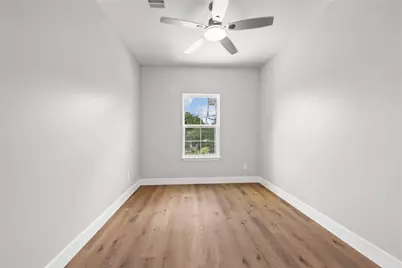 5947 Collingsworth Street, Houston, TX 77026 - Photo 17