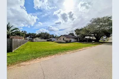 2506 Heights Street, Liberty, TX 77575 - Photo 3