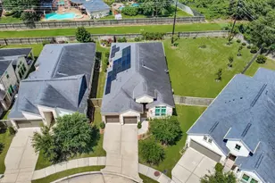 13202 James Terrace Ln, Houston, TX 77059 - Photo 37