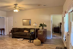 396 Newcom Ln, Sealy, TX 77474 - Photo 9