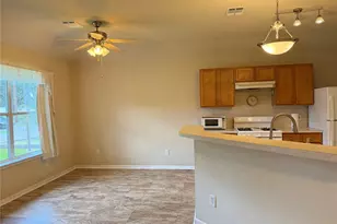 396 Newcom Ln, Sealy, TX 77474 - Photo 9