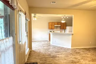 396 Newcom Ln, Sealy, TX 77474 - Photo 7