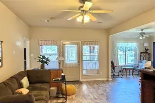 396 Newcom Ln, Sealy, TX 77474 - Photo 7