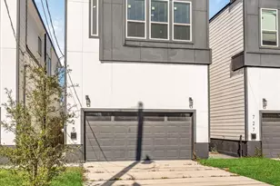725 E 37th St, Houston, TX 77022 - Photo 1
