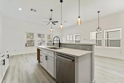 725 E 37th Street, Houston, TX 77022 - Photo 17