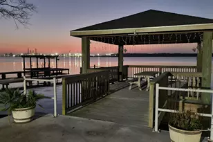 1501 Harbor View Cir, Galveston, TX 77550 - Photo 1