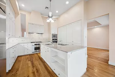 1501 Harbor View Circle, Galveston, TX 77550 - Photo 9