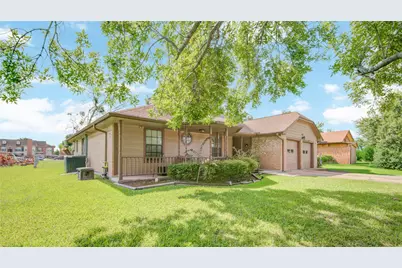 119 Basswood Street, Lake Jackson, TX 77566 - Photo 3