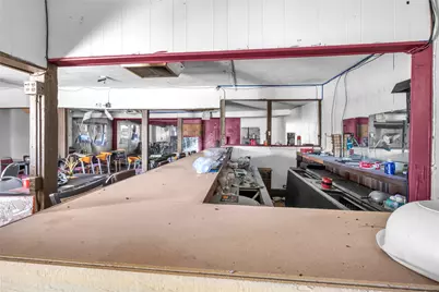 1202 Mary Moody Northen Boulevard, Galveston, TX 77551 - Photo 15