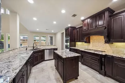 6703 Fairwood Creek Lane, Sugar Land, TX 77479 - Photo 15