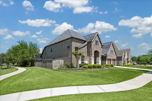 6703 Fairwood Creek Ln, Sugar Land, TX 77479 - Photo 3
