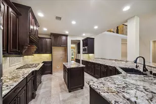 6703 Fairwood Creek Ln, Sugar Land, TX 77479 - Photo 13