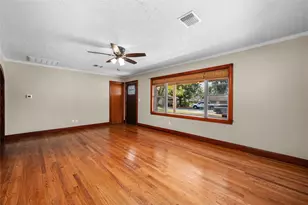 940 Hardeman St, Sealy, TX 77474 - Photo 7