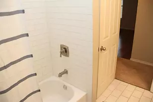 1220 Ashland St, Houston, TX 77008 - Photo 13