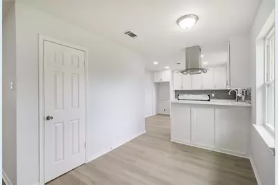 4314 Woodmont Drive, Houston, TX 77045 - Photo 7