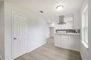 4314 Woodmont Dr, Houston, TX 77045 - Photo 7