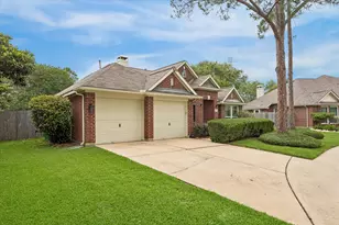 3306 Stonehurst Ct, Pearland, TX 77584 - Photo 3