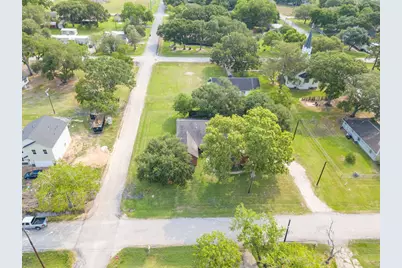330 N 4th Street, Beasley, TX 77417 - Photo 13
