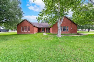 330 N 4th St, Beasley, TX 77417 - Photo 1